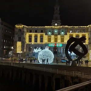 Center 90's Parking , Bilbao España